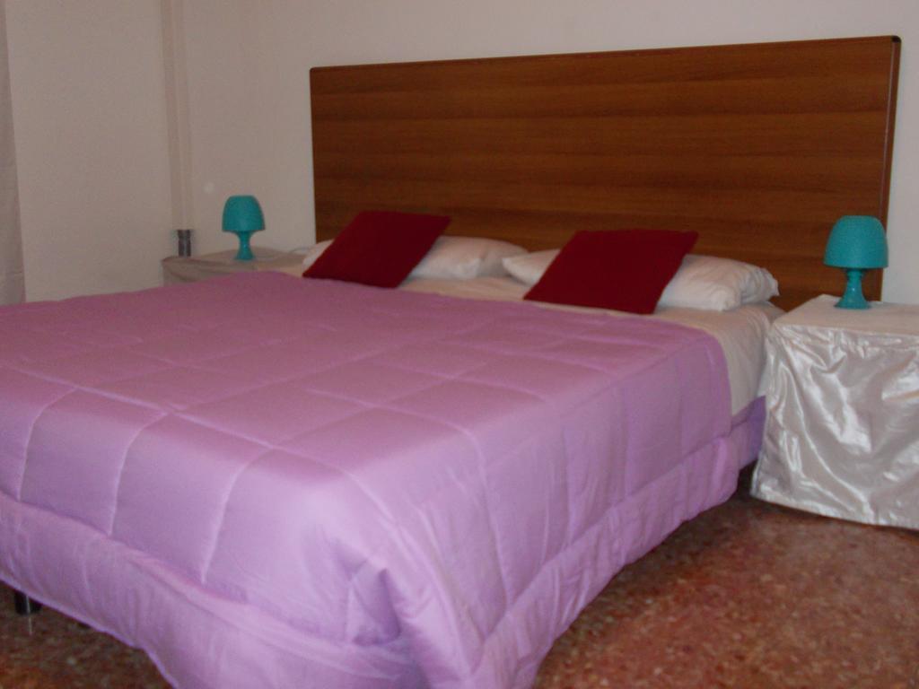 Travellers Lodge Bed & Rooms Treviso Phòng bức ảnh